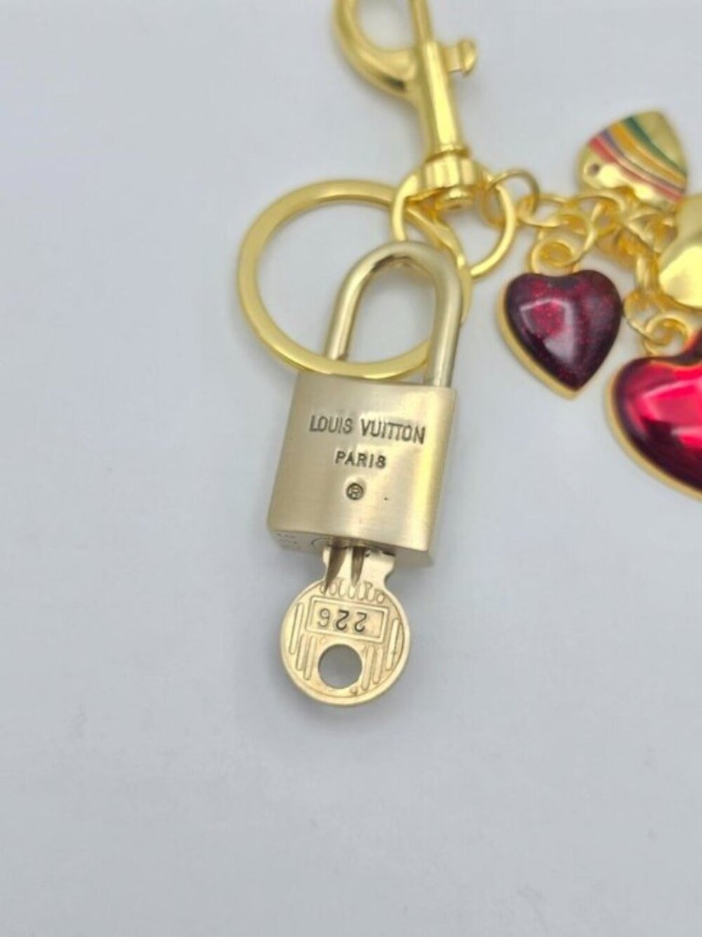 Louis Vuitton Authentic Gold Padlock 🔑 Key + Unbranded Hearts Stylish Bag Charm - Picture 4 of 7